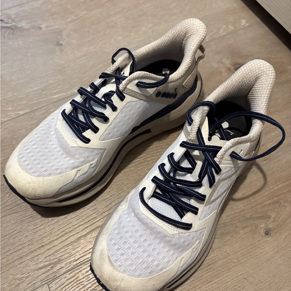 Diadora cellula White and Navy Athletic Shoes